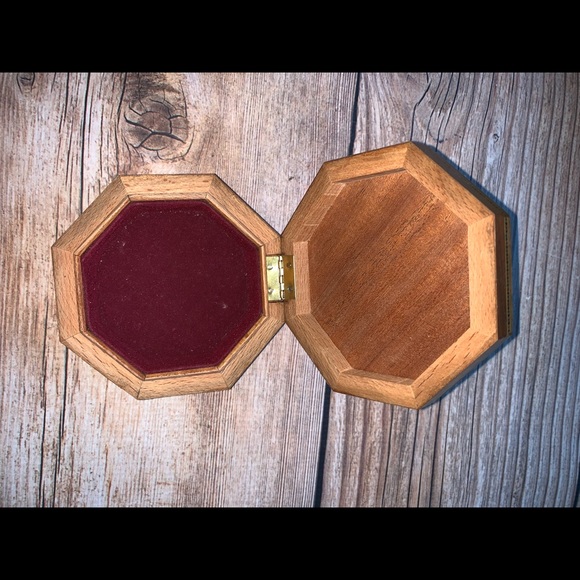 Wood vintage jewelry holder - Picture 4 of 7